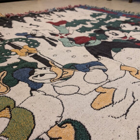 Disney & Co. Mickey & Friends Merry Christmas Caroling Cotton Throw Blanket - Picture 4 of 15